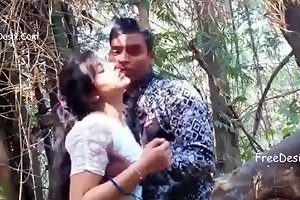 Indian Girl Having Sex In Public On Redtube